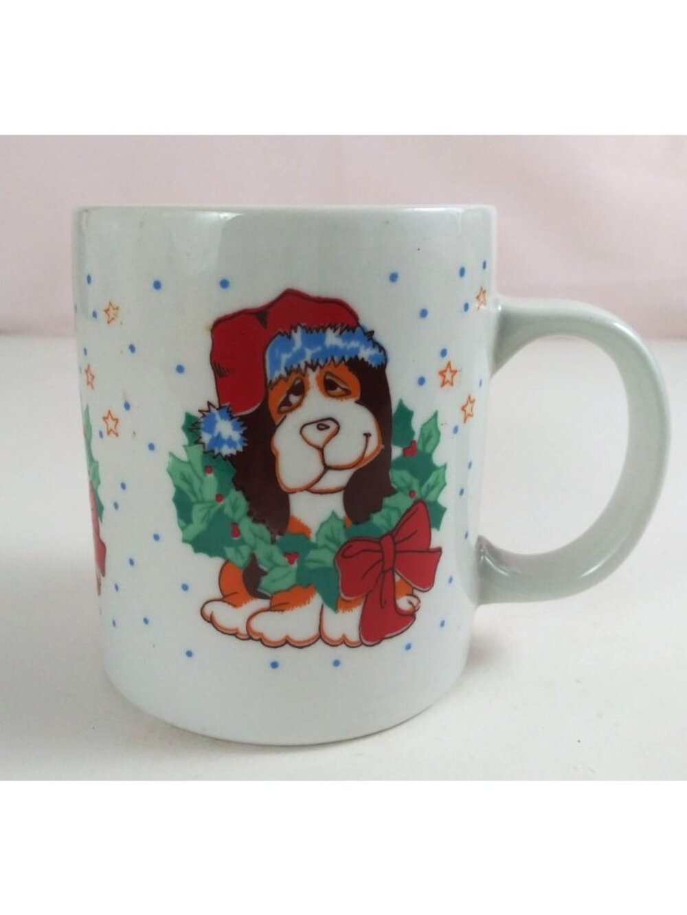 Vintage 1980's Christmas Hound Dog With Wreath Coffee Cup